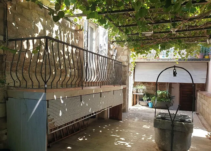Old Town Garden Room